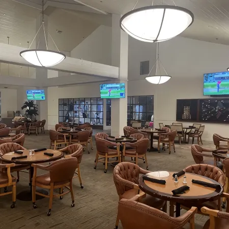 Desert Retreat with Golf course and Mountain views. Pickle Ball, Tennis, Pools!