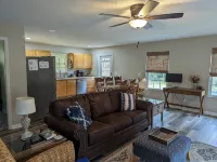 Hillside Abode in the Heart of Historic White Springs and the Suwannee River - WiFi