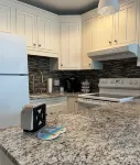 Island Time is the Best Time! 1BR, 1BA, Full Kitchen, Balcony, Pool, etc. - Swimmingpools