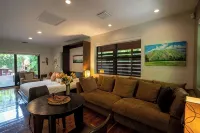 Coconut Grove Garden Cottage • Private Retreat with Free Parking & Full Kitchen - 방갈로