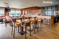 Holiday Inn EINDHOVEN by IHG - bar
