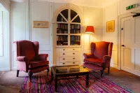 Dundee Backpackers Hostel - Kitchens