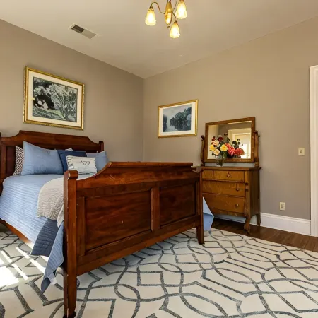 Charming Historic 4 Bedroom with Hot Tub
