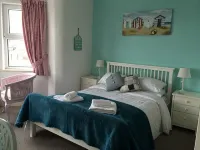 Henrys on the Prom - Homestay