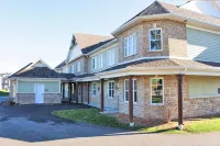 Luxurious 3 bedroom condo. 2 minutes from beautiful Mont Bromont.  CITQ#248275
