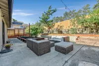 Modern 4 Bedroom Vacation home @ Castro Valley, King or Queen for all - Wi-Fi