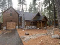 Classic Family Tahoe Cabin - West Shore Bliss! Hotels in Homewood