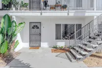 Steps to Beach & Shops - King Suite - Private Patio & Grill + Parking