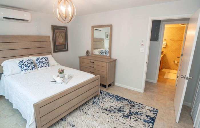 1BR/1BA New Oceanside Condo