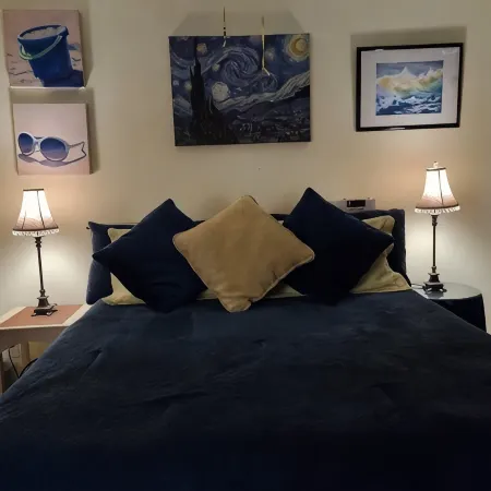 Dog-Friendly, COZY—PERFECT 4 COUPLES—BOOK 3 NIGHTS— Free! Close to Everything