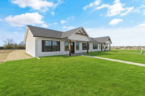 Country Club Cottages - 1703 - Homestays