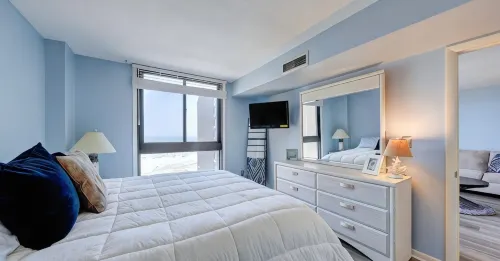 Breathtaking Ocean View, Beachfront Condo-Steps to Beach/Pools, Sea Colony East