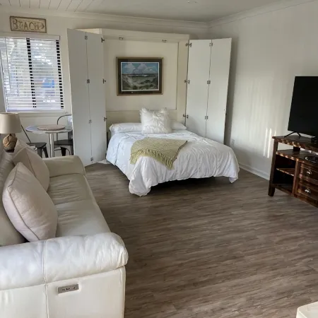 FUN Resort Studio Condo Close to Pool, Golf, Tennis, and Beach