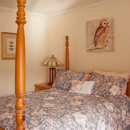 Private Hot Tub Inside Condo, New Couch, Flooring, Gourmet Kitchen, Linens , Etc