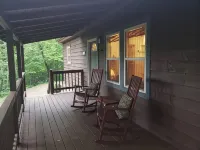 Cozy Cabin with Firepit, Central A/C - Chalets