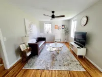 Charming 2-Bedroom, 1-Bath bungalow - Bungalows