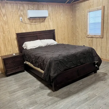 Cozy cabin in charming Ponca City with WiFi, AC