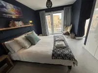 Modern Home On Outskirts Of Edinburgh With Excellent Public Transport Links - 3-Star