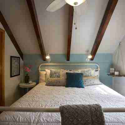 Door County's Chalet On The Shore Rooms