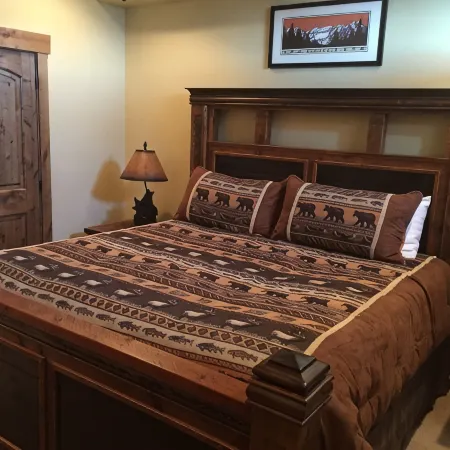 Luxury Ski Condo Close to Deer Valley Express Gondola!