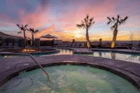 Luxury 5BR Wellness Retreat w/ Private Pool, Hot Tub & Cold Plunge Near Zion - Balcony