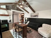 Modern Farm House Pensacola, FlCentrally located in the heart of Pensacola - Wifi