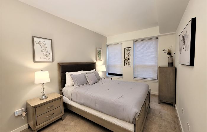 Executively Appointed Condo, w/resort amenities, IND GAR, Pool, Gym+ Biz Lounge