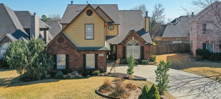 The Erie Home: Warm and Spacious in South Tulsa Hotels in Tulsa