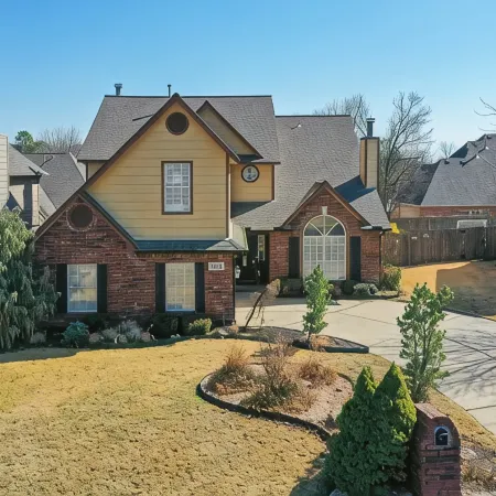 The Erie Home: Warm and Spacious in South Tulsa