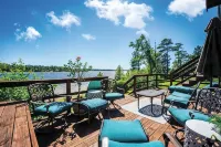 Direct Beach Access, Watersports, Lakeside Firepit and more @ Crystal Cove - 4-Star