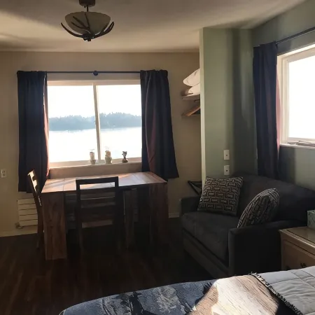 Alaskan Waterfront Studio Apartment (Wolf Suite) Vacation Rental