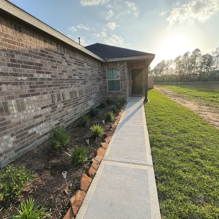 Charming Brand New 3BD house with stunning wooded views,Fiber optics,fenced yard