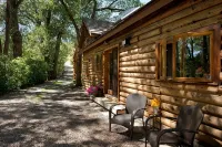 Luxurious Riverfront Cabin on the Frying Pan River - 1 block to Basalt - Wi-Fi