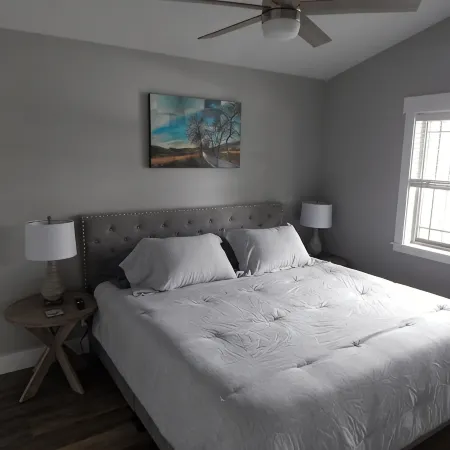 Downtown Charmer - Spacious 1 Bed 1 Bath  - Adventure Basecamp