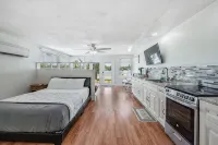 Aqua Vista Studio - Kitchens