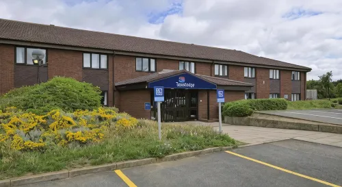 Travelodge Huntingdon Fenstanton - parking