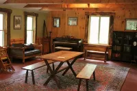 Contemporary Family Lodge, 1/2 mile to Lake! - Alphydda