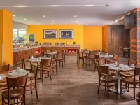 Courtyard by Marriott Guadalajara Andares Отели рядом с достопримечательностью «Культурный и конгресс-центр PALCCO»