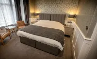Dunoon Hotel - parking
