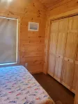 Beautiful Tiny Home log cabin on the lake - Perfect for a couples getaway! - シャレー
