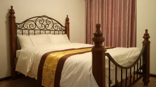 European Style Cozy Riverside Homestay (Hebin Road) - Condos