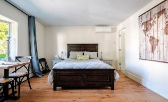 Beautiful 1 Bedroom, 1 Bathroom in Medford with WiFi and AC