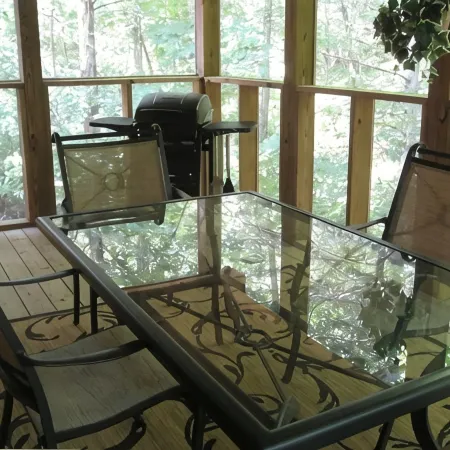 A Luxury Cabin in  a Gated Golf Community