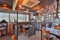 Geoje Island Harakeke Pension (New Swimming Pool Open) - สระว่ายน้ำส่วนตัว