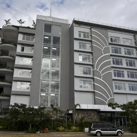 Paseo Premiere Hotel