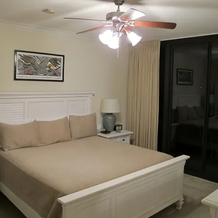 Beachfront, indoor/outdoor pools. Best view on Gulf Coast! NO FEES OF ANY TYPE.