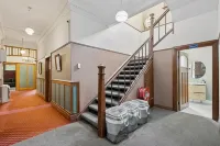 Manor on the Park Backpackers - Wifi