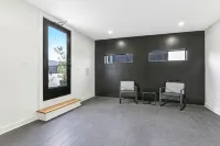 Luxury 5 Bedroom Modern Villa with Your Own Private Rooftop -  case vacanza in affitto
