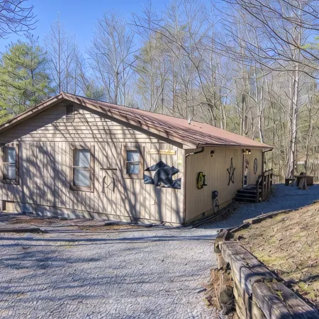 Secluded Cabin w/ HOT TUB, Woodburning Stove, VIEW on PRIVATE 2 acres