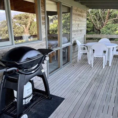 Perfect Waterfront Escape in Marlo | Balcony Views & Nature All Around